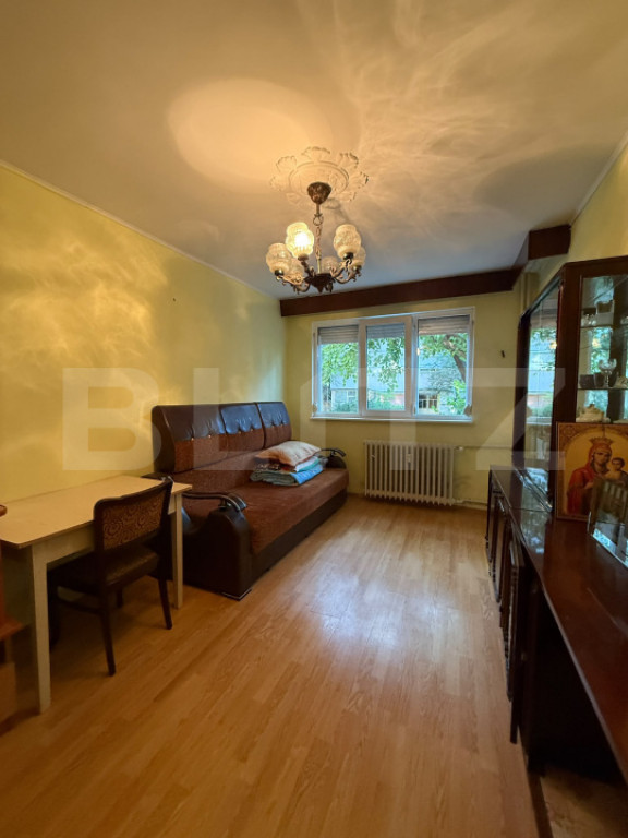 Apartament de vanzare, 2 camere decomandat, parter, Micro 13