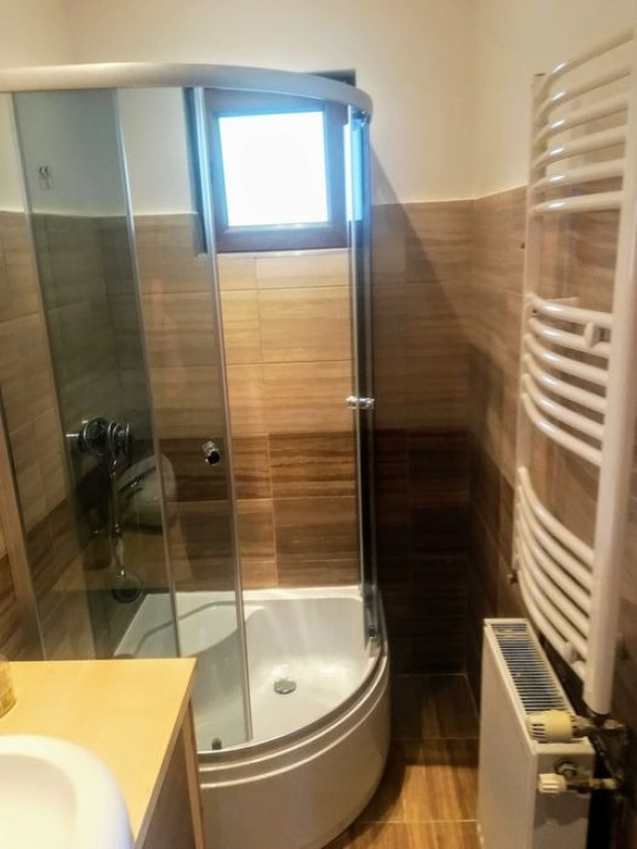 1 camera zona Lipovei