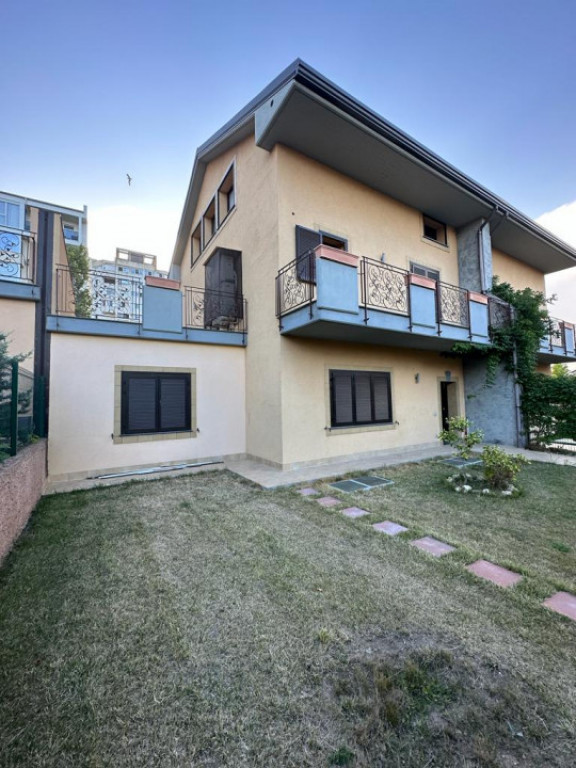 Casă Faleza Nord de Vânzare | Complex Privat Reyna | Renov