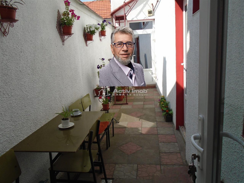 Resita Casa 7 Incaperi Parter si Etaj, Zero investitii
