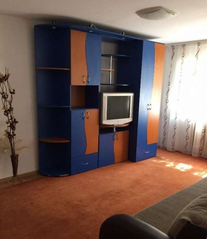 Apartament o camera de inchiriat