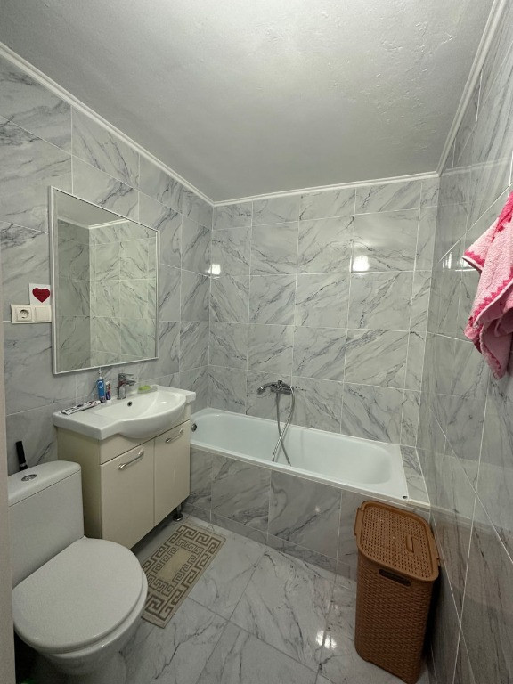 Inchiriere un apartament cu 2 camere Aleea Clăbucet