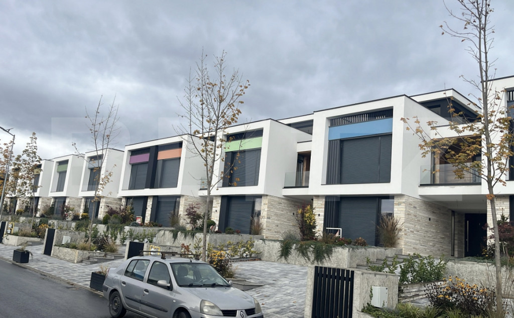 Oportunitate de investitie!! Casa impartita in 10 apartament