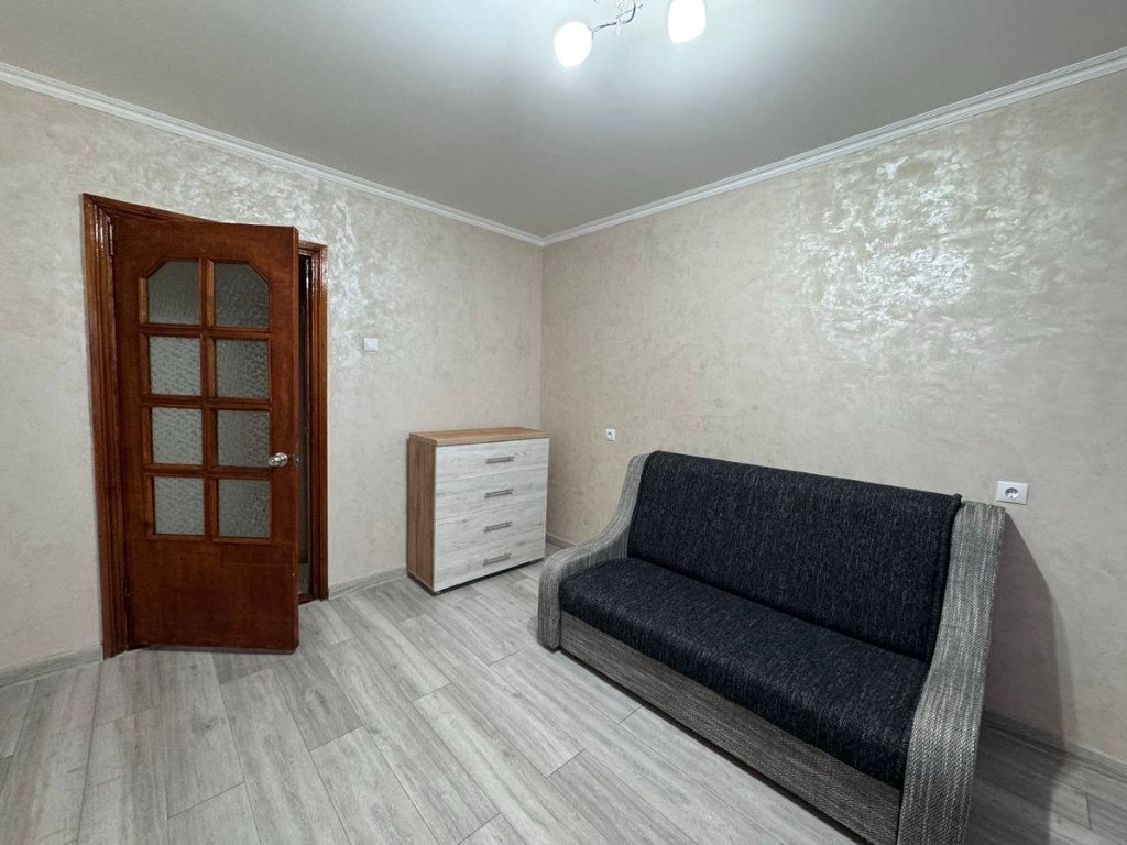 Inchiriez apartament cu 2 camere situat in zona Gruia