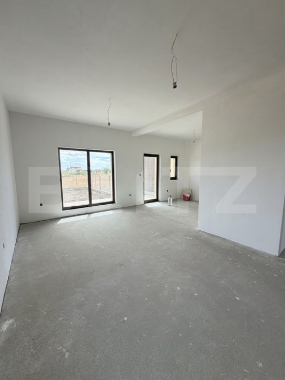 Casa tip triplex, 5 camere, 114 mp utili, Zona Plopi