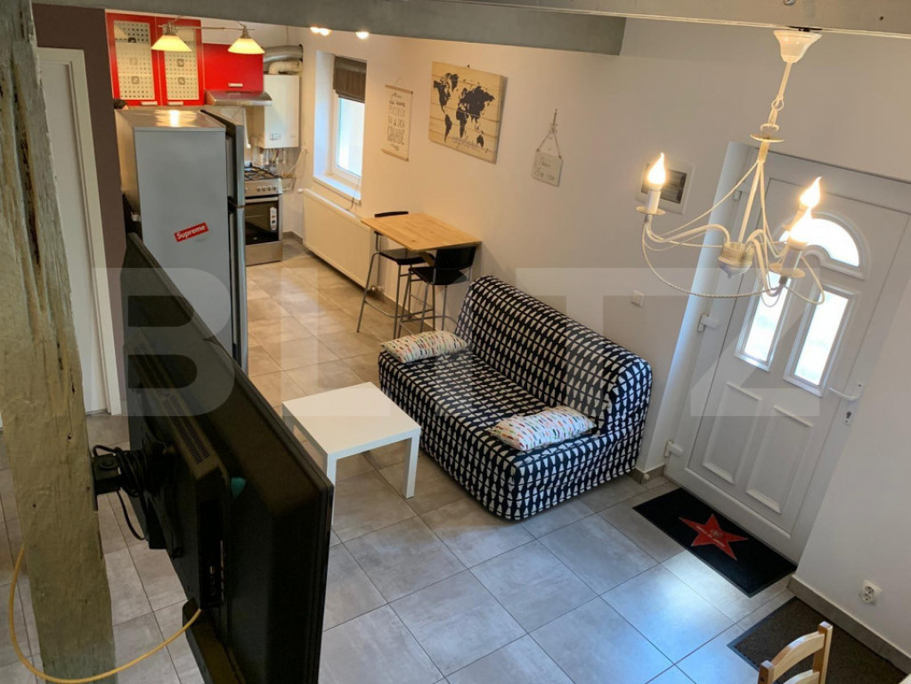 Casa spatioasa la pret de apartament, 76 mp, curte, zona Cen
