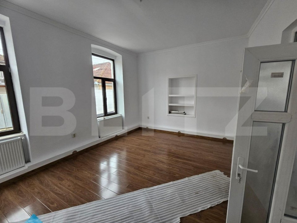 Casa de vanzare in centru orasului ideal ca si spatiu comerc
