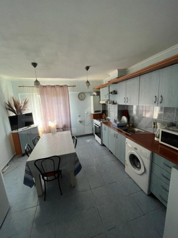 Apartament de vanzare , 70 mp , Zona Carpati 2