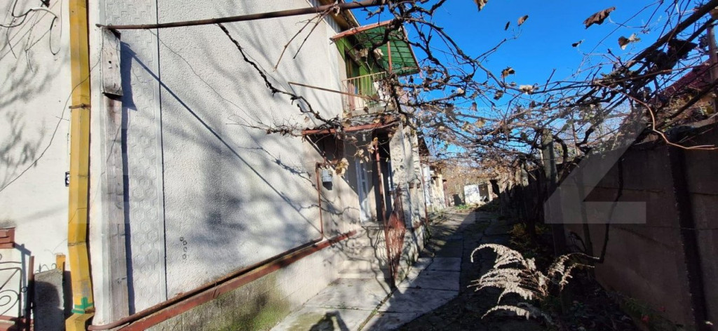 Casa de vanzare , 120mp , 900 mp teren , Piata de vechituri