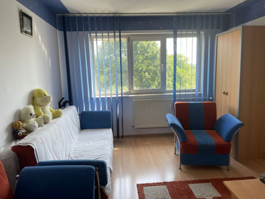 Apartament 2 camere ,zona Nord -Intrarea Polux