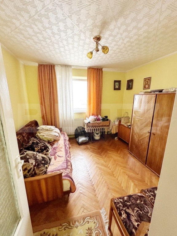 Apartament de 3 camere, renovat+garaj inclus