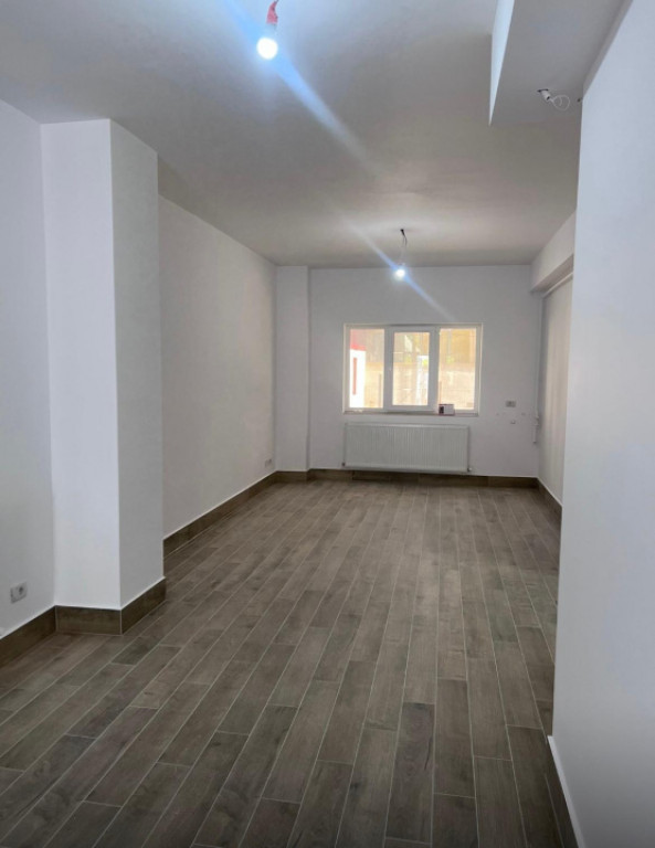 Spatiu comercial, 55 mp ,destinatie multipla, Radauti