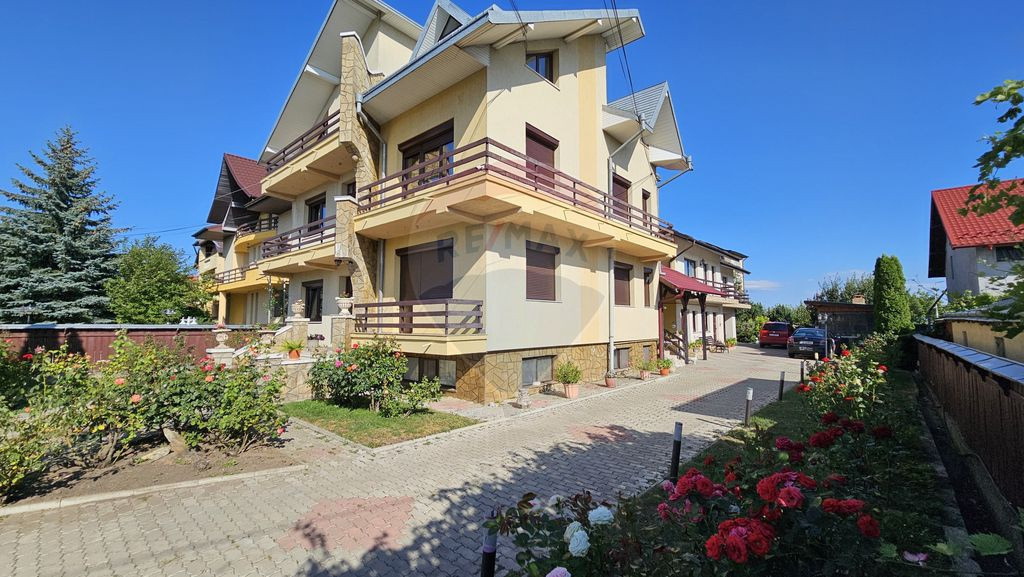 Casa cu 5 camere, 550 mp, teren de 800 mp, zona Salcea
