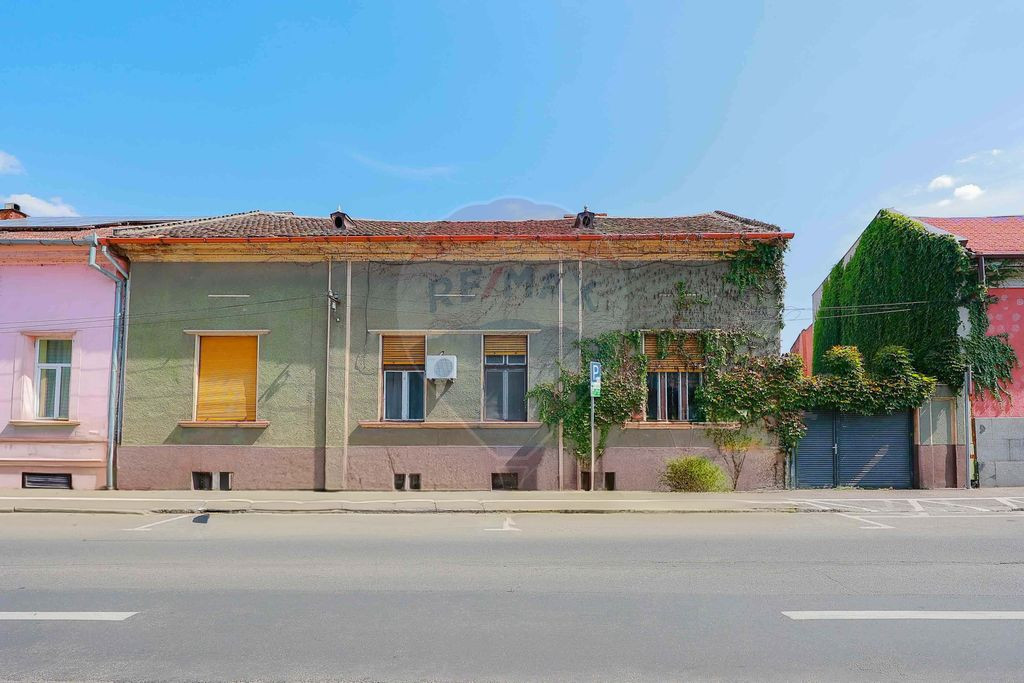 Apartament cu 4 camere de vânzare, Str. Sf. Apostol Andr...