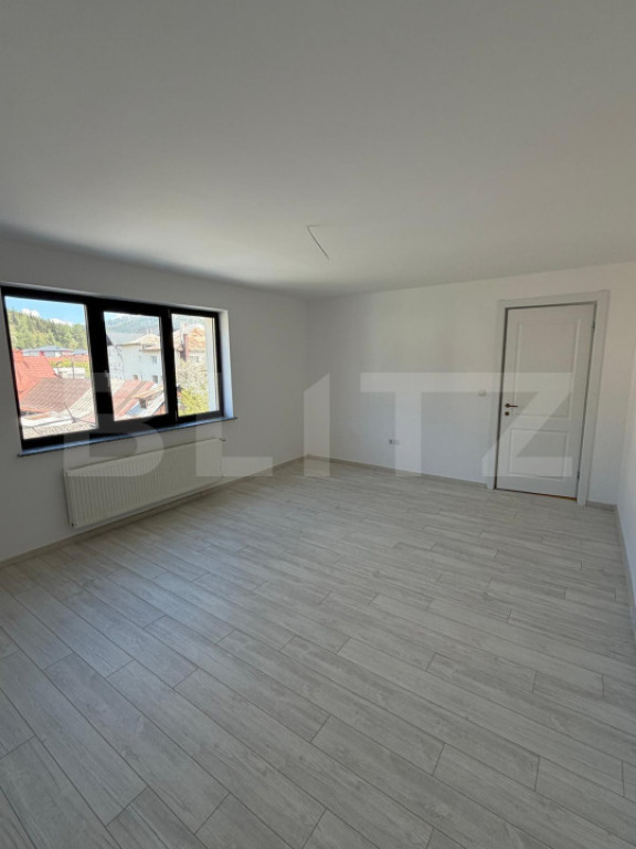Apartament 3 camere, semidecomandat, 72 mp utili, oras Vatra