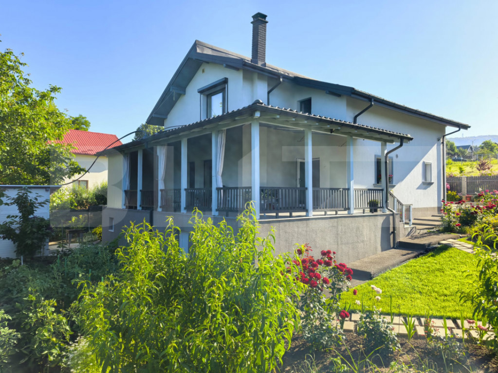 Reședință 130 mp, teren 432 mp, zona Bârnova