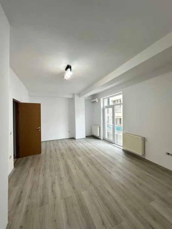 Apartament 2 Camere de Vânzare în Compozitori | Decomandat