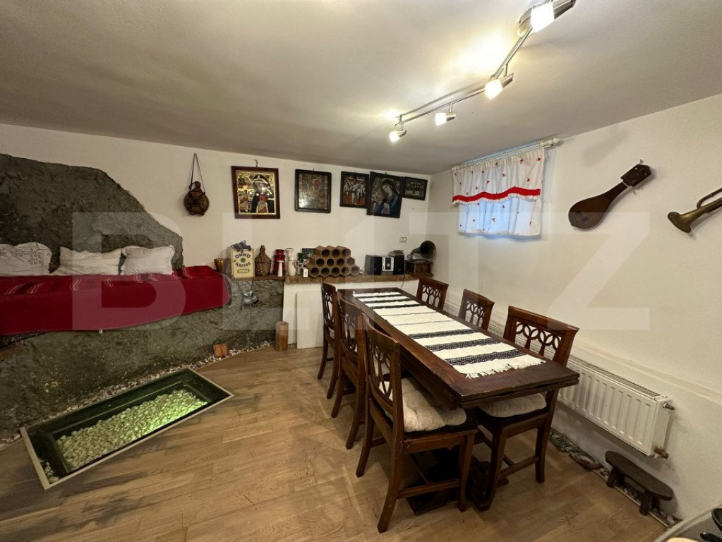 Casă de lux renovată cu priveliște spectaculoasă, în in
