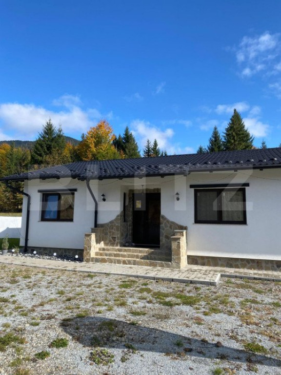 Casa de vânzare în Colibița, aproape de lac