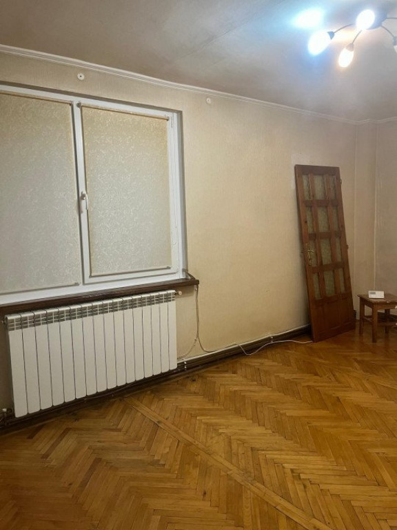 Apartament Central ,3 camere, 72mp ,etaj 2, SIRET