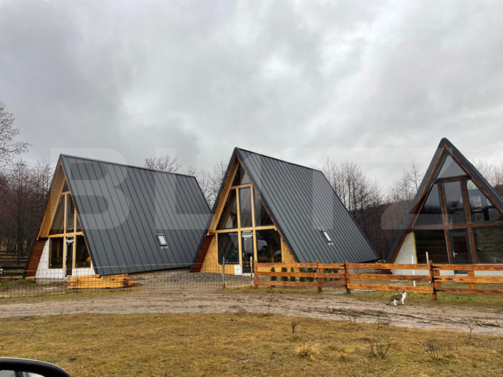 Pachet de 3 case in zona Tohanita, case tip A-frame , 400 m