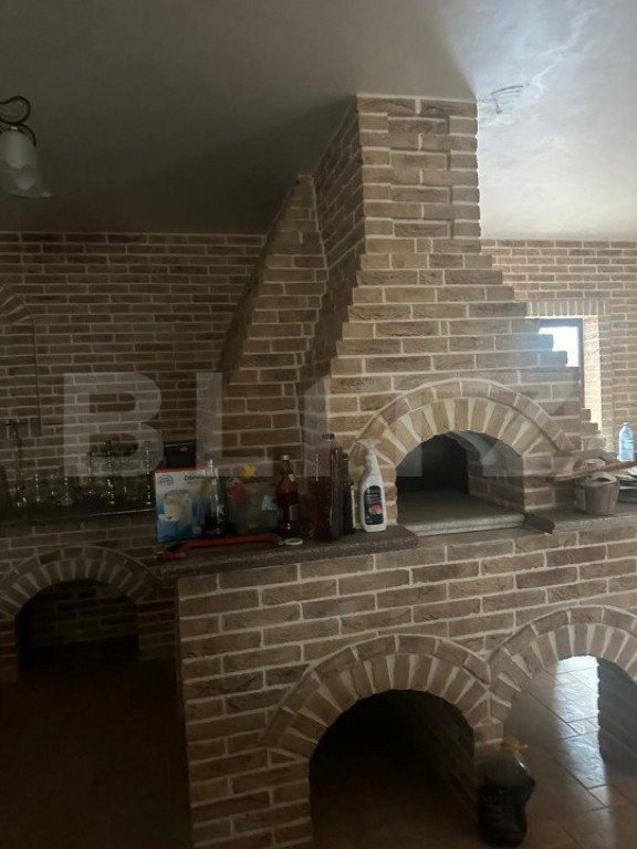 Spatiu comercial cu destinatie restaurant, 280 mp utili, Rad