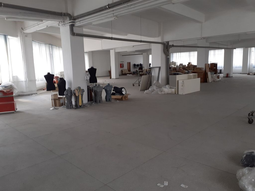 Hala si birouri in zona FAUR, Titan