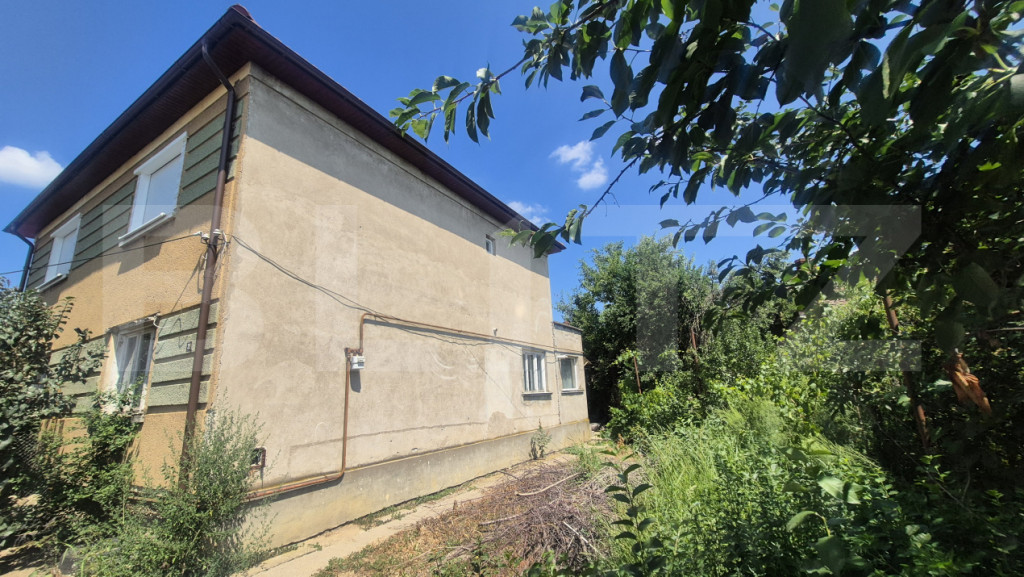 2 apartamente, 100 mp, teren 1800 mp, pe Strada Aurel Vlaic