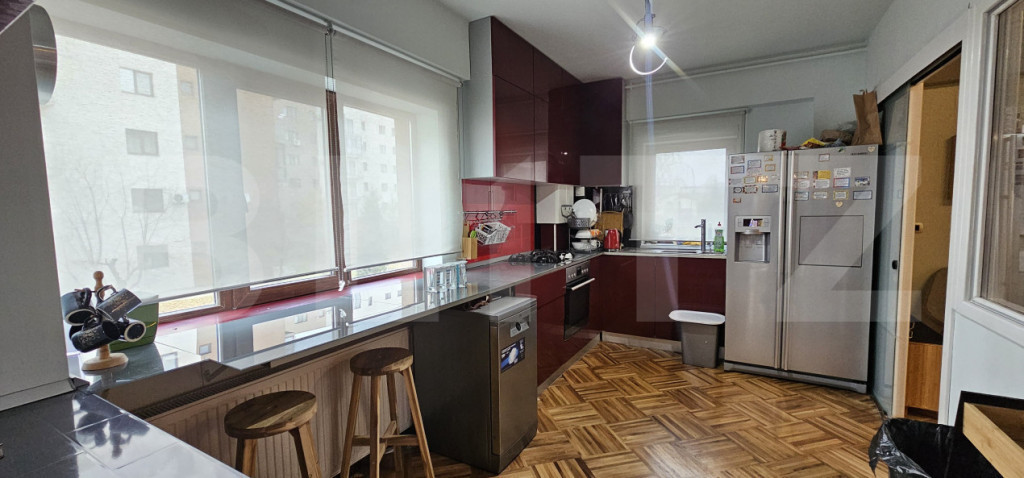 Apartament de lux cu 4 camere, 148 mp, la etajul 1, Targovis