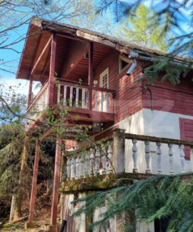 Casă de vânzare, cu 5 camere, 117 mp, zona Valea Rusului