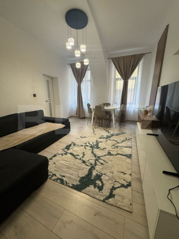 Apartament 2 camere, decomandat , 47 mp , zona Piata Tranda