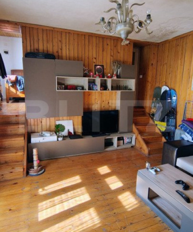 Casa renovata cu 2 apartamente separate – Rasnov