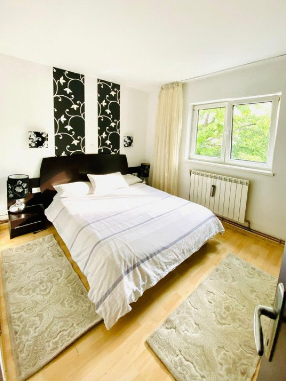 Apartament 4 camere, etaj 2, 97mp, zona Hurmuzachi, Radauti