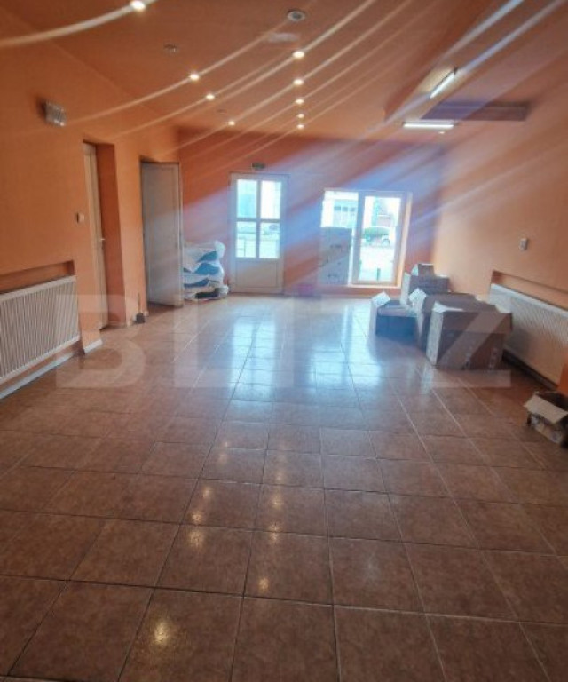 Casa in Centru Civic 4 camere , D +P+ E , PLUS SPATIU COMERC