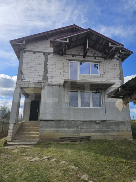 Casa la rosu/semifinisata, P+E, 139 mp utili, 523 mp teren,