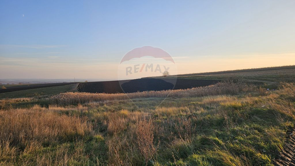 Teren extravilan 30077mp Stroiesti / Soseaua DN17, Suceava