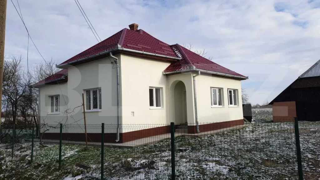 Casa de vanzare cu 3 camere, 2050 mp, zona Tatarasti