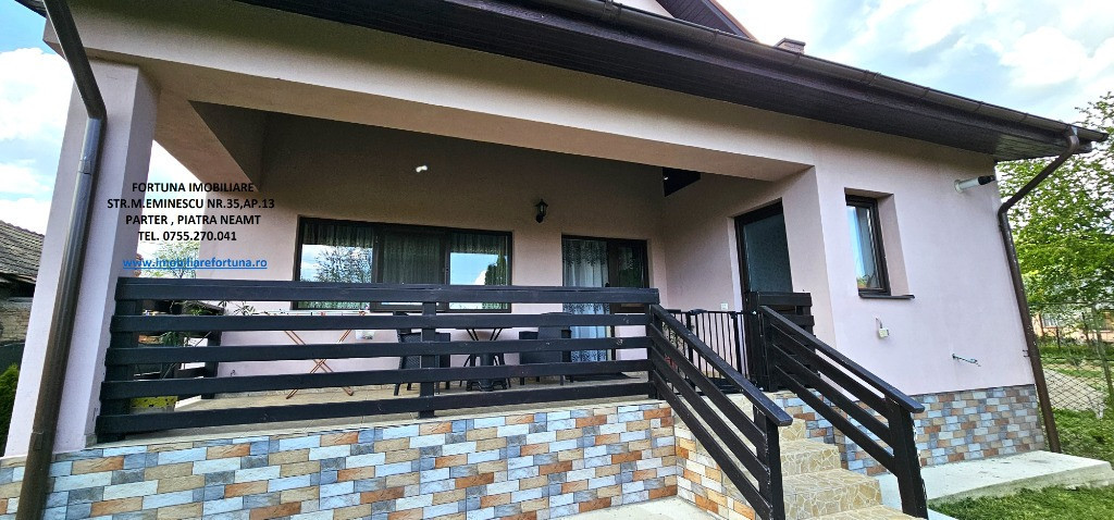 Proprietate Piatra Neamt- Vila cocheta S+P+M, cu garaj, beci si teren