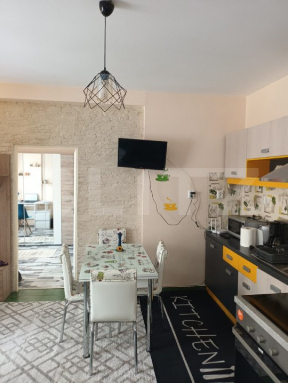 Casa de vanzare, cu 5 camere, 120 mp utili, teren 240 mp, zo