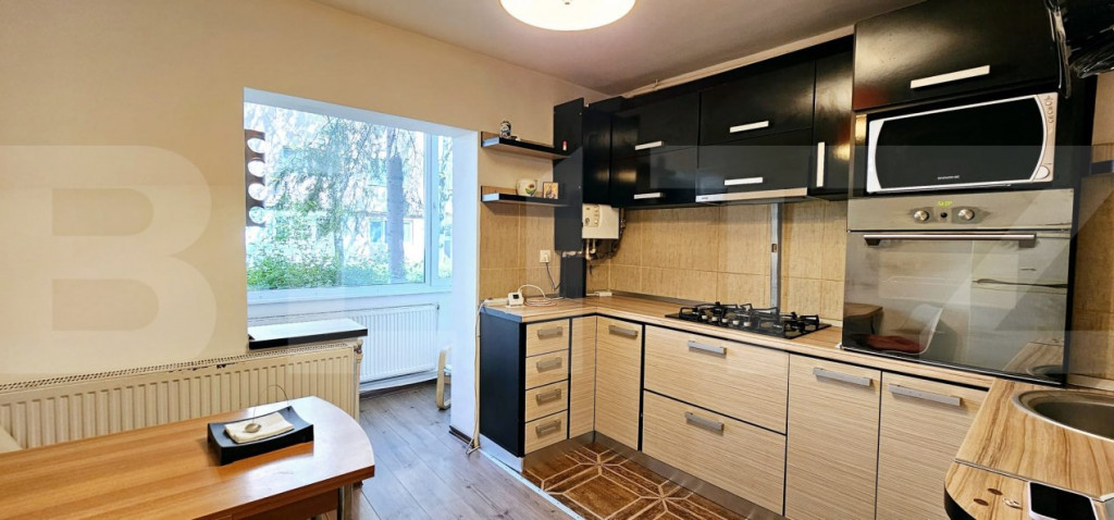 Apartament cu 3 camera, zona Spitalului