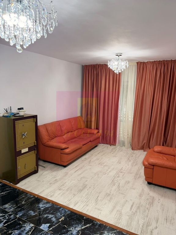 Vanzare apartament 4 camere -Vitanul Nou