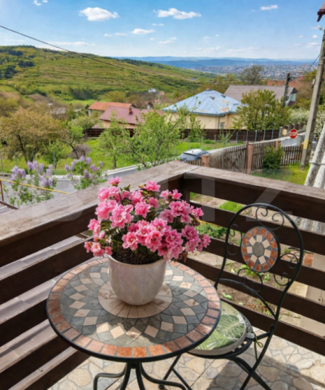 Apartament de vanzare, cu 3 camere, 100 mp, zona Breazu