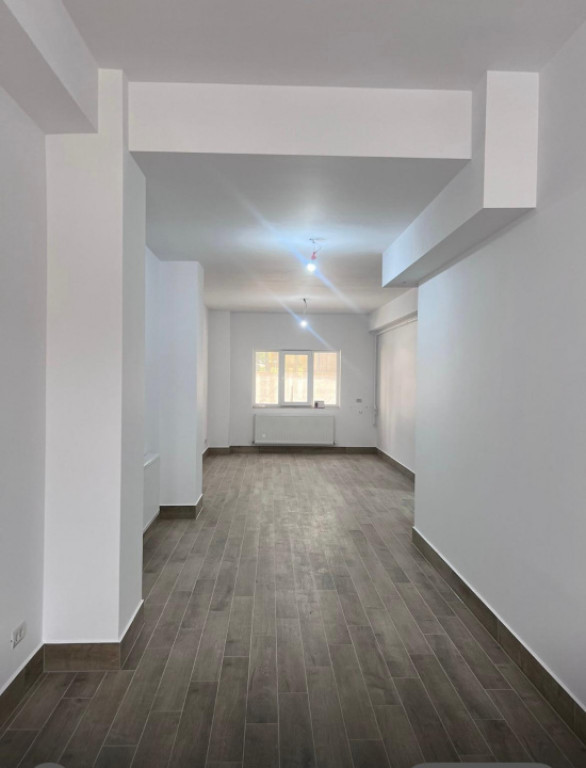 Spatiu comercial de inchiriat, 55 mp, Radauti