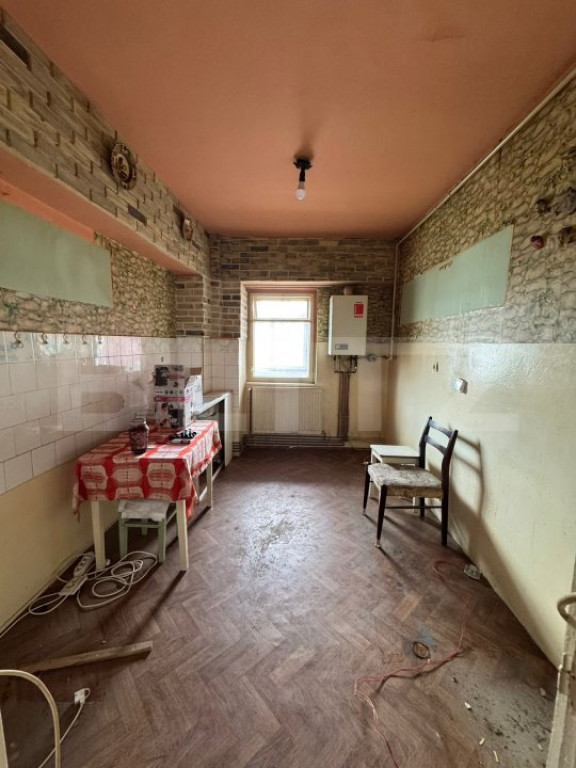 Apartament cu 3 camere, 47 mp, zona Centrala