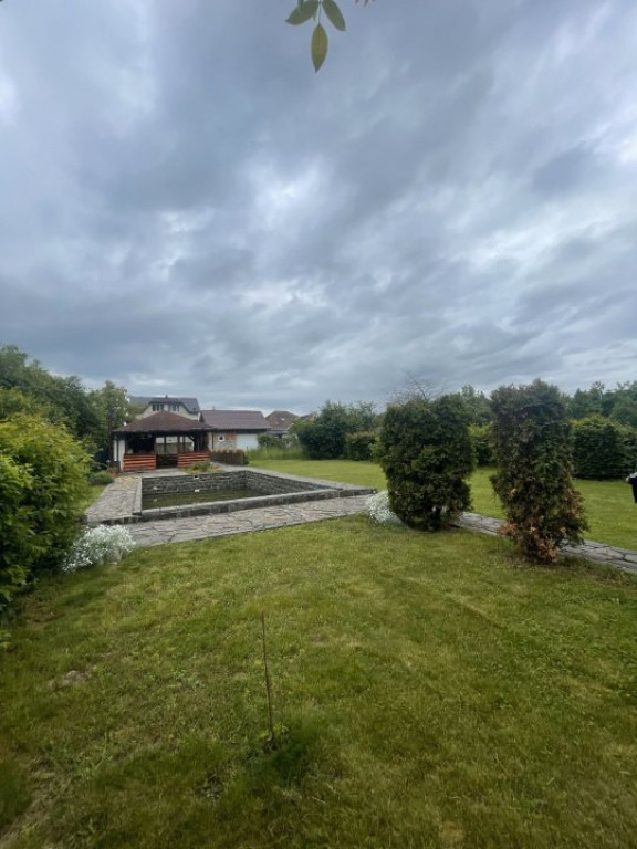 Duplex de vanzare, 2 unități, 8 camere, 300 mp, zona centr