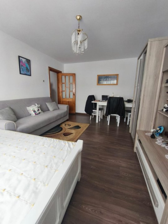 Apartament 2 camere, 49 mp, decomandat, Siret