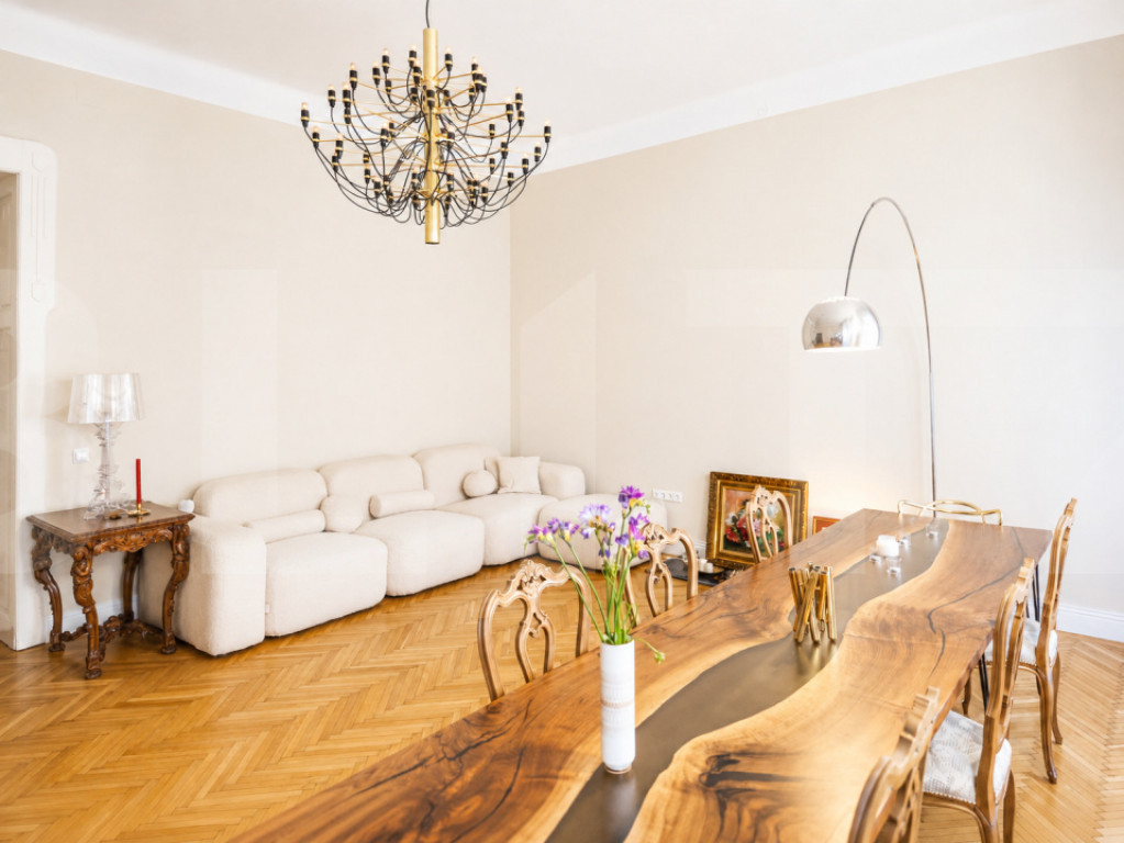 Apartament istoric deosebit în Palatul Ágoston Galgon –
