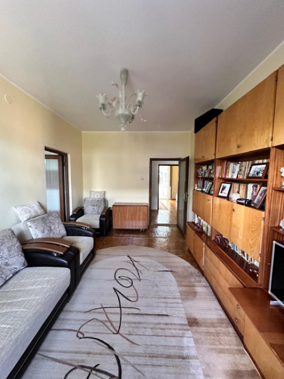Apartament 3 Camere de vanzare la Cazino – Comandament, Co