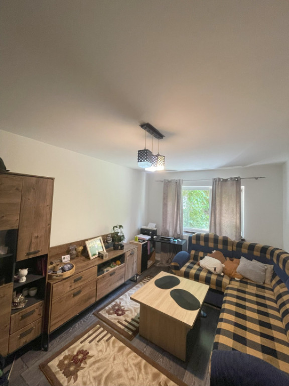 Apartament de vanzare, cu 3 camere decomandat, 68 mp, parter