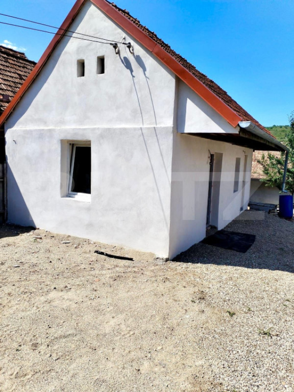 „Casă accesibilă în Aiud – 2 camere, zonă liniștit?